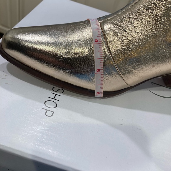 ✨Gold Leather Boots ✨ - Picture 6 of 7